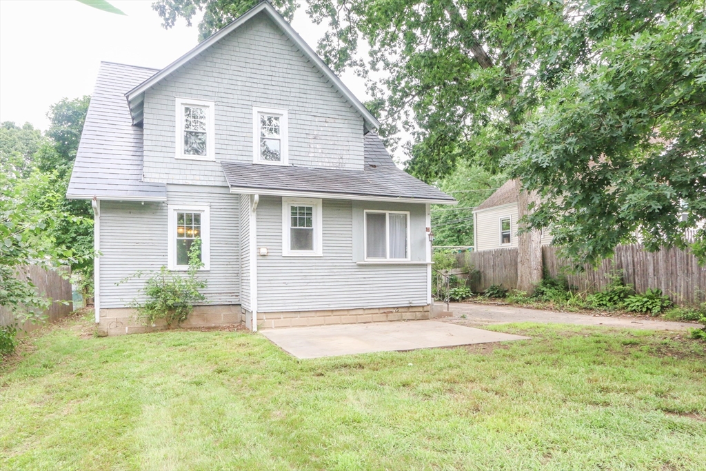 103 Clough Street Springfield, MA 01118 - Photo 6 of 37 Gallery Image 6