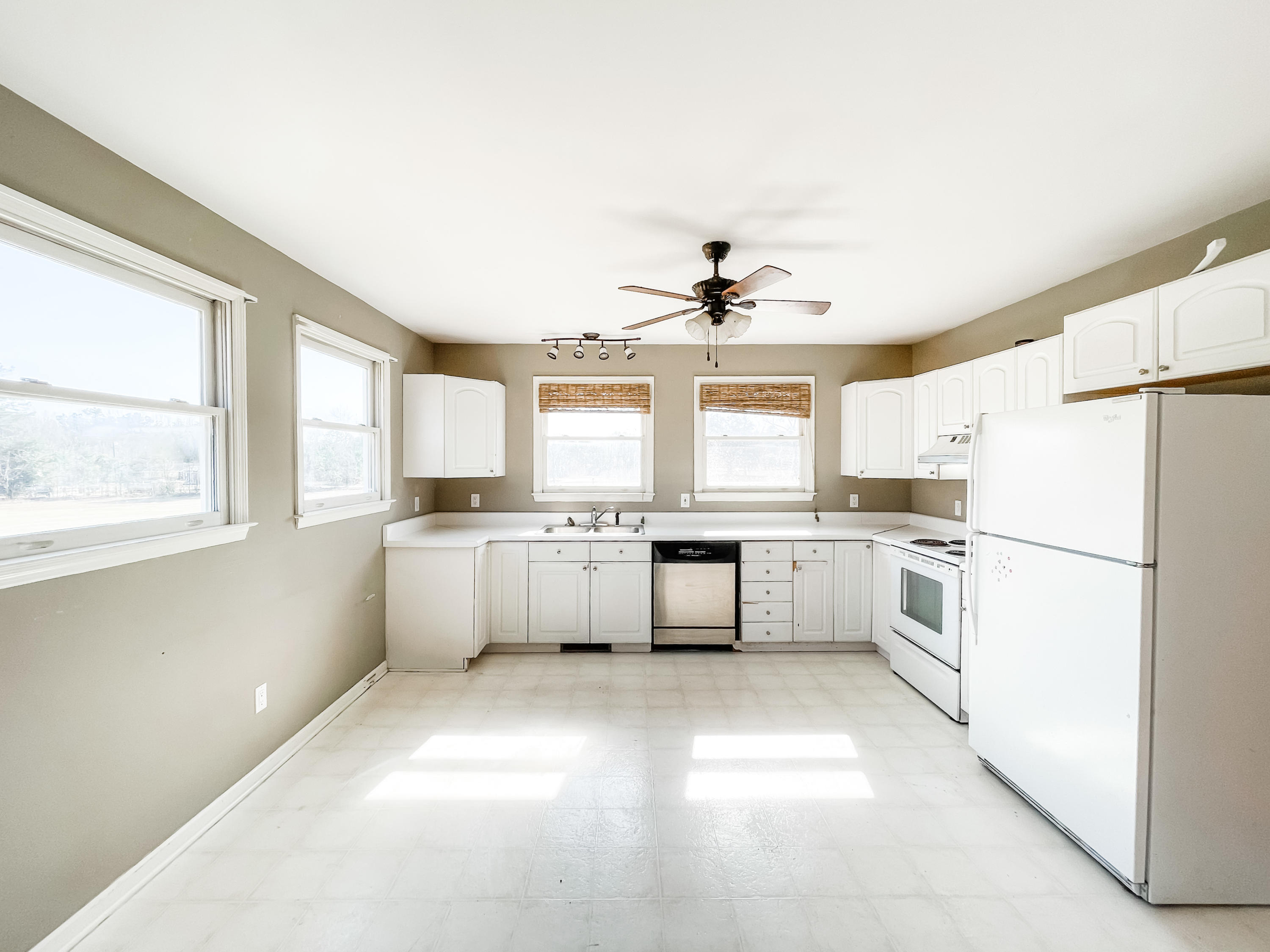 2620 Harristown Road St. Stephen, SC 29479 - Photo 16 of 35 0032DA86-0749-4615-A00B-9DF311535E9F