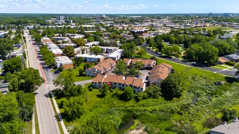 $340,000 | 375 Juniper Tree Court, Hoffman Estates, IL 60169