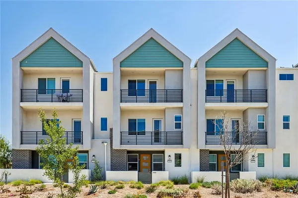 $1,088,000 | 275 Sash, Irvine, CA 92618