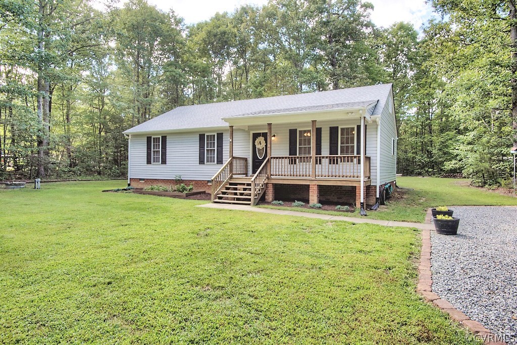 19493 Courtney Road Hanover, VA 23069 - Photo 2 of 30 Super Clean and Move-In Ready!