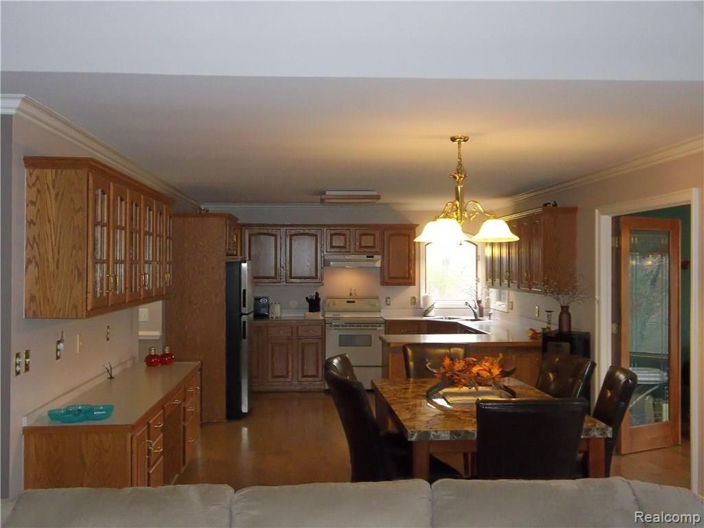 2873 Clarkston Road Oakland, MI 48363 - Photo 12 of 90 Kitchen and Dining Room