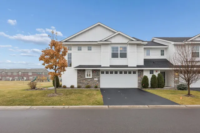 $369,900 | 7230 Bay Drive, Hugo, MN 55038