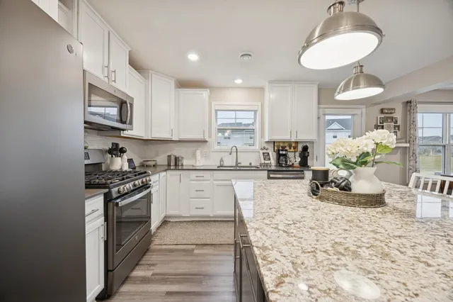 $369,900 | 7230 Bay Drive, Hugo, MN 55038