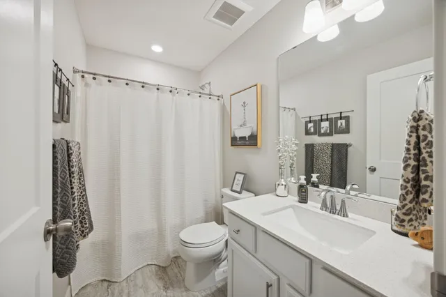 $369,900 | 7230 Bay Drive, Hugo, MN 55038