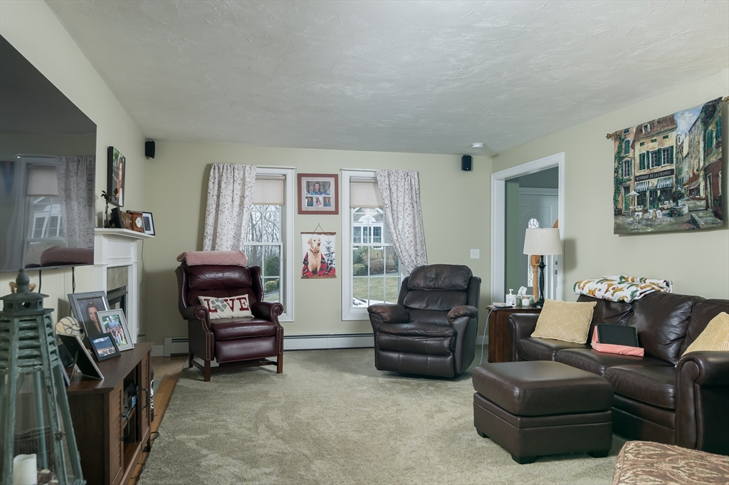 34 Marjorie Lane Rutland, MA 01543 - Photo 9 of 33