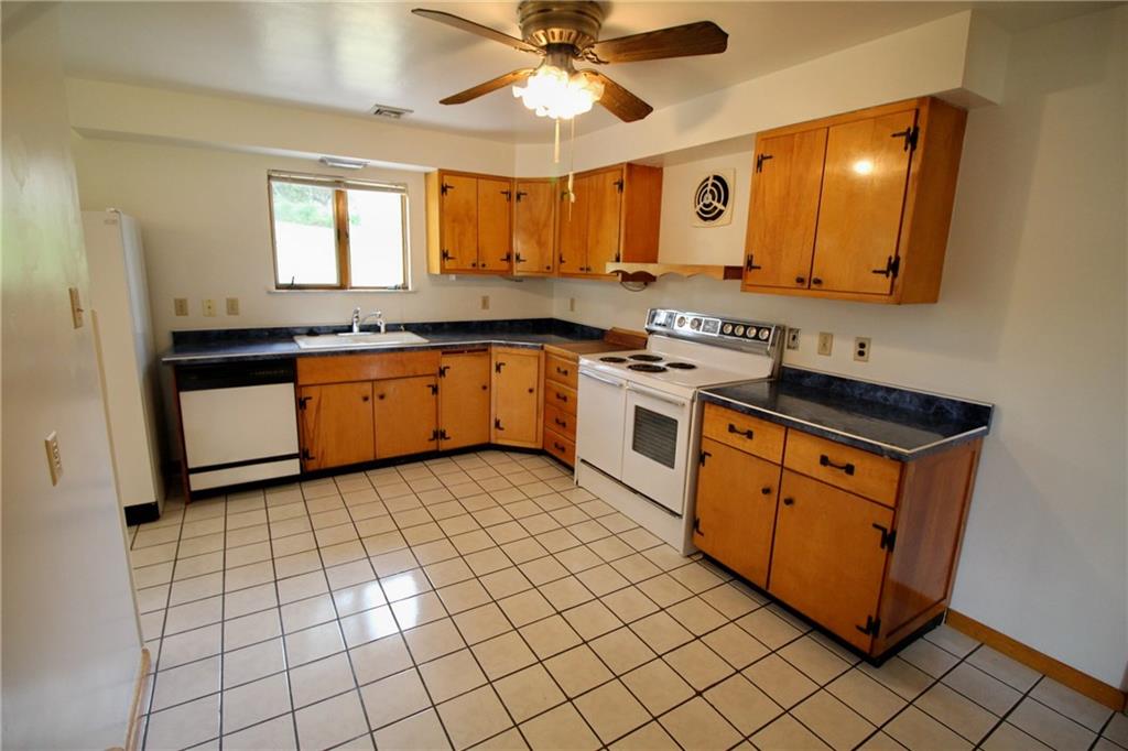 6019 Library Road Bethel Park, PA 15102 - Photo 9 of 24 Gallery Image 9