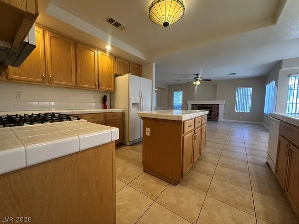 $2,400 | 16 Rising Sun Court, Henderson, NV 89074