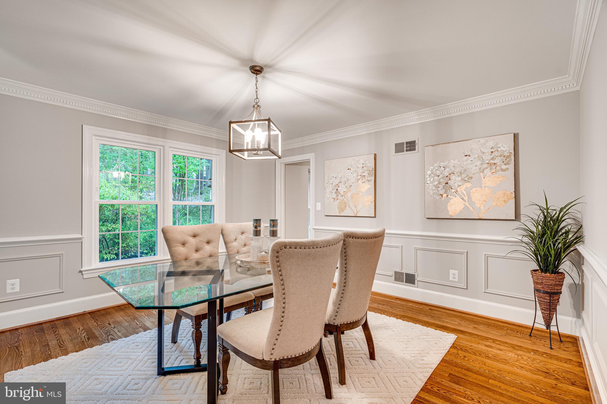 10233 Seven Locks Road Potomac, MD 20854 - Photo 7 of 33 Dining Room with Chair Rail