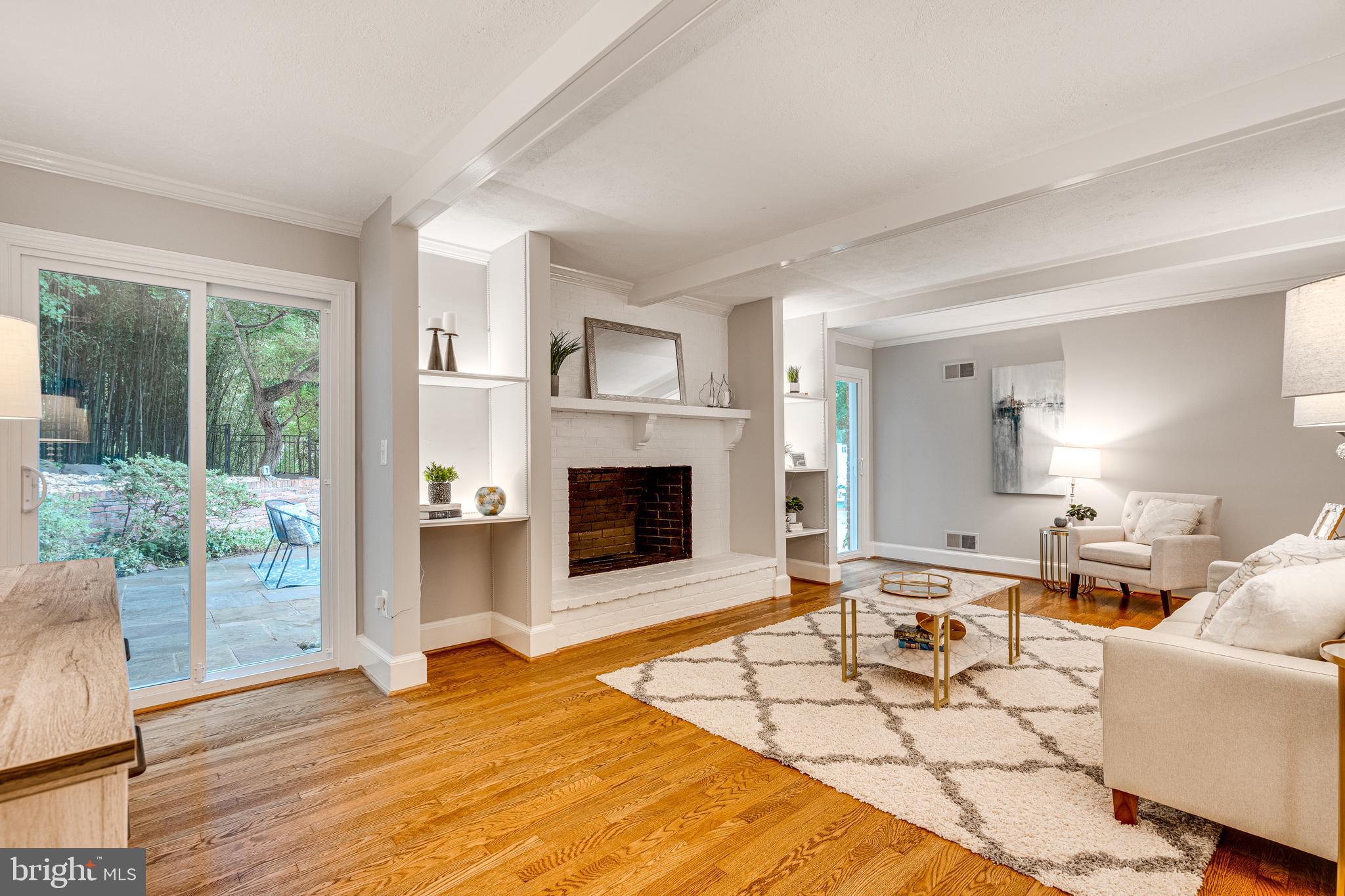 10233 Seven Locks Road Potomac, MD 20854 - Photo 10 of 33 Family Room Opens to Rear Patio / Pool