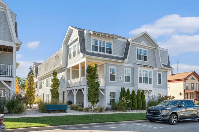 $799,000 | 120 North Barton Street, Unit B, New Buffalo, MI 49117