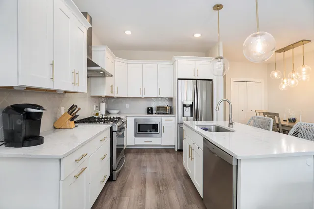 $799,000 | 120 North Barton Street, Unit B, New Buffalo, MI 49117