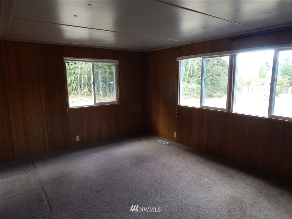 404 South Barr Road Port Angeles, WA 98362 - Photo 17 of 20 Gallery Image 17