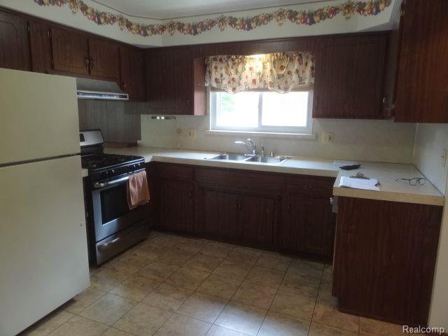 8155 Busch Street Center Line, MI 48015 - Photo 11 of 21 Gallery Image 11