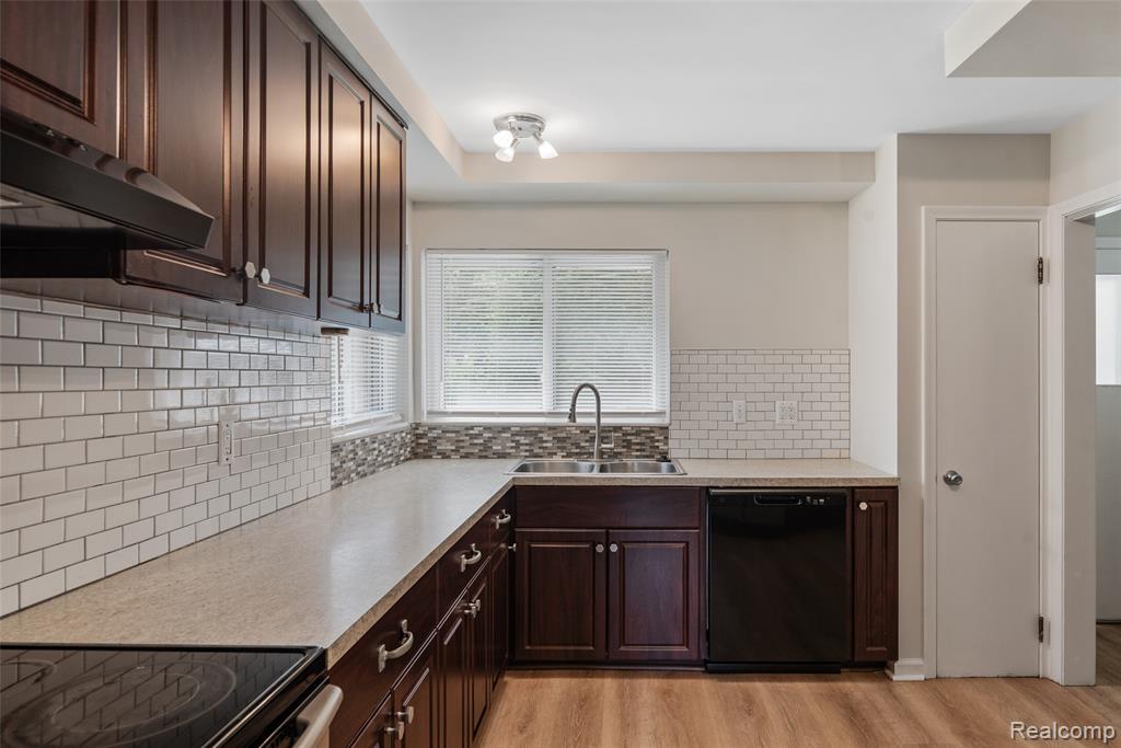 14009 Garfield Redford, MI 48239 - Photo 7 of 23