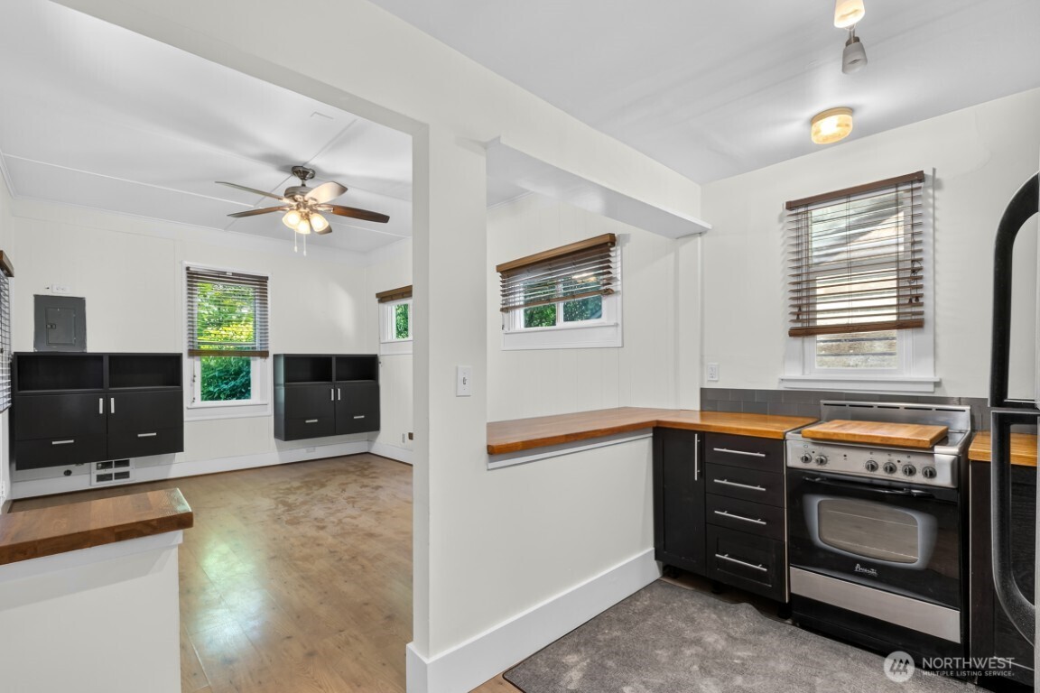 418 North 61st Street, Unit ADU Seattle, WA 98103 - Photo 19 of 23
