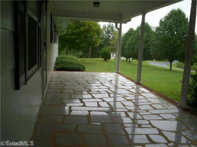 271 Greentown Road Mount Airy, NC 27030 - Photo 2 of 16 Entry.