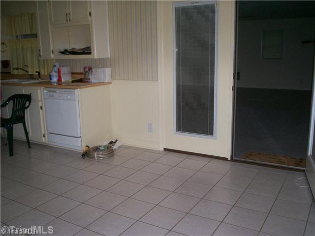 271 Greentown Road Mount Airy, NC 27030 - Photo 4 of 16 Dining Room.