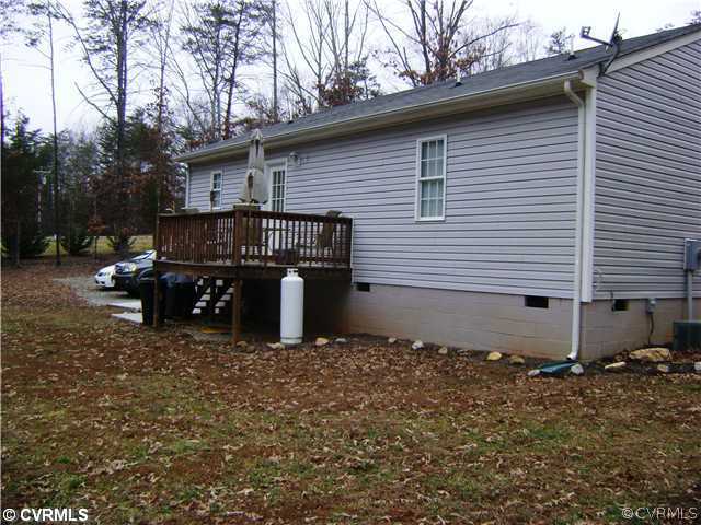 1070 Deep Run Road Cartersville, VA 23027 - Photo 8 of 12 Exterior Back