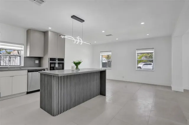 $564,000 | 1010 North 16th Avenue, Hollywood, FL 33020