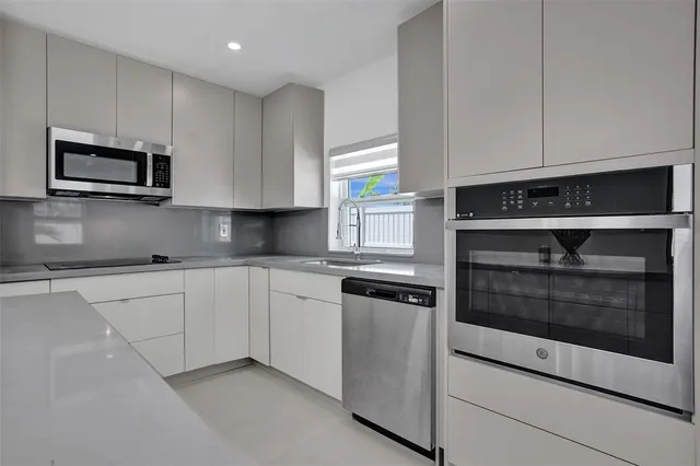 $564,000 | 1010 North 16th Avenue, Hollywood, FL 33020