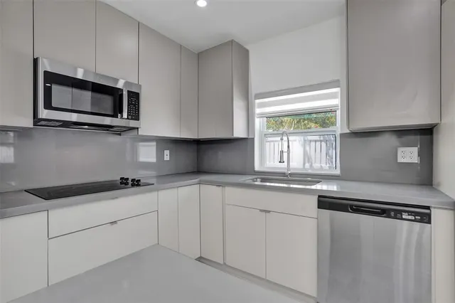 $564,000 | 1010 North 16th Avenue, Hollywood, FL 33020