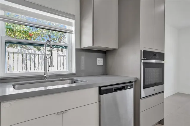 $564,000 | 1010 North 16th Avenue, Hollywood, FL 33020