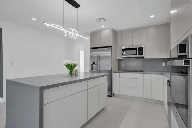 $564,000 | 1010 North 16th Avenue, Hollywood, FL 33020