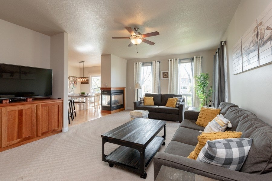 3365 Wild Rose Road Cedar Rapids, IA 52411 - Photo 3 of 28 Gallery Image 3