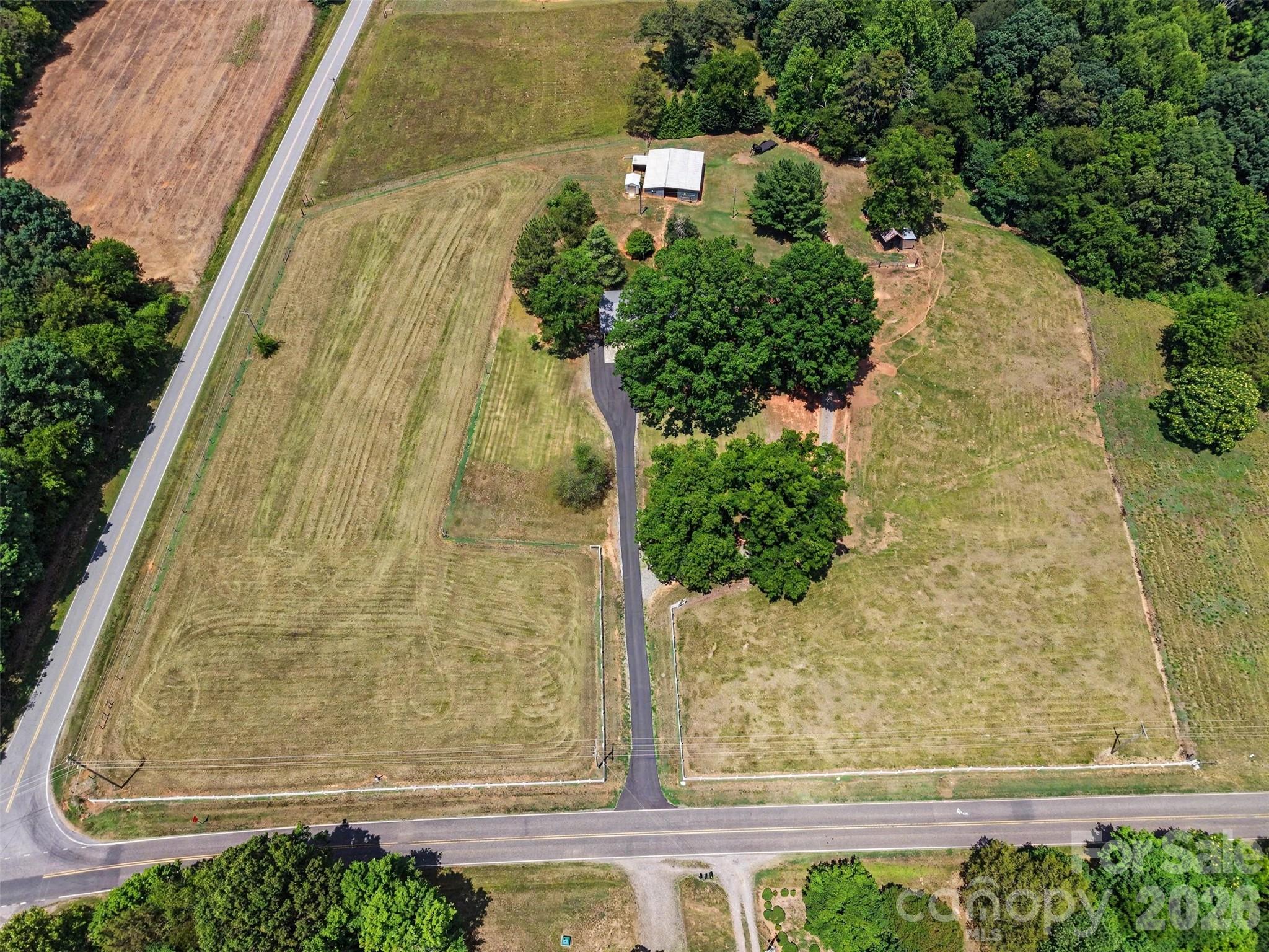 591 Mullis Road Union Grove, NC 28689 - Photo 4 of 42