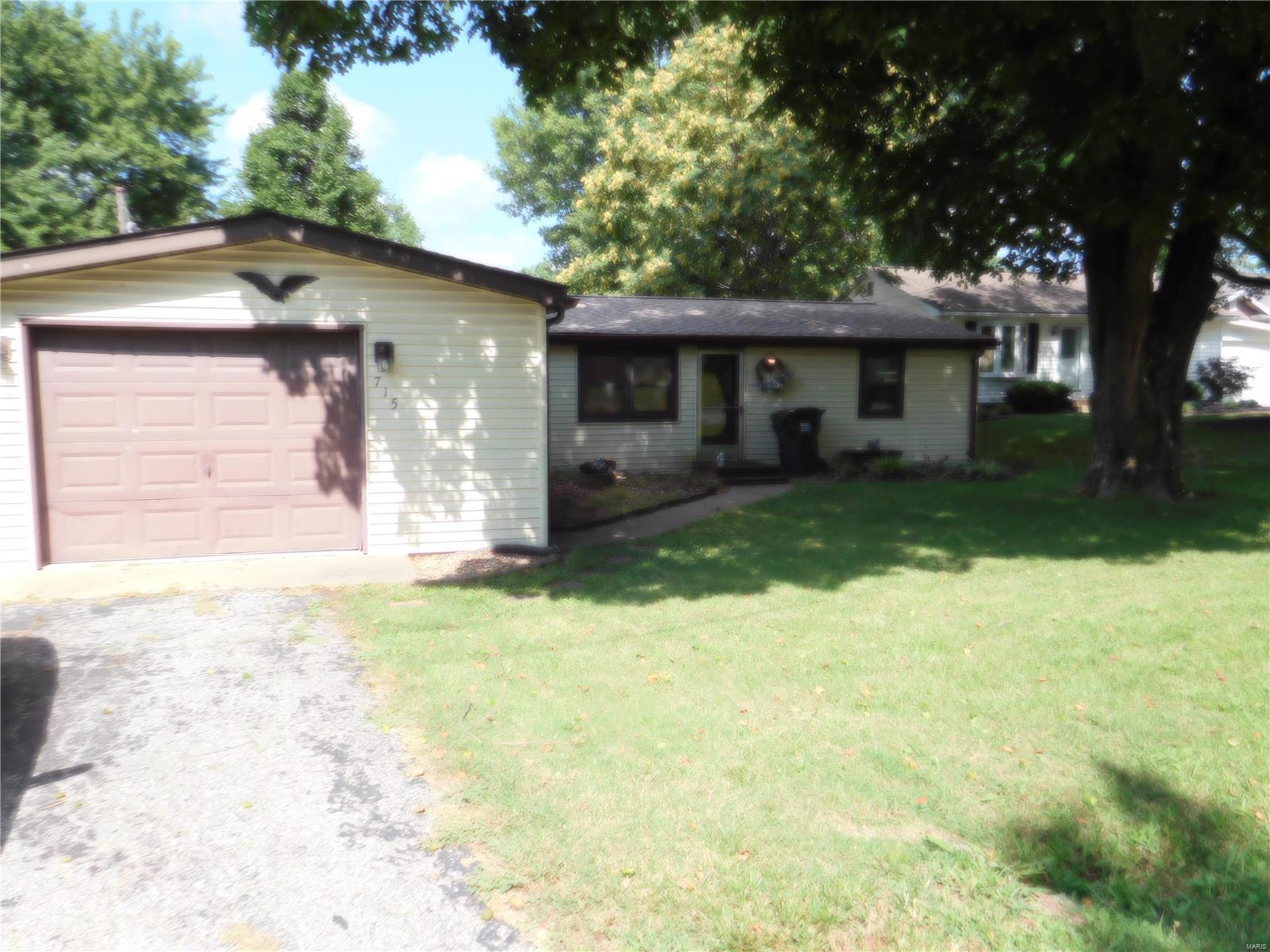 715 Morrison Avenue Waterloo, IL 62298 - Photo 2 of 2 Gallery Image 2