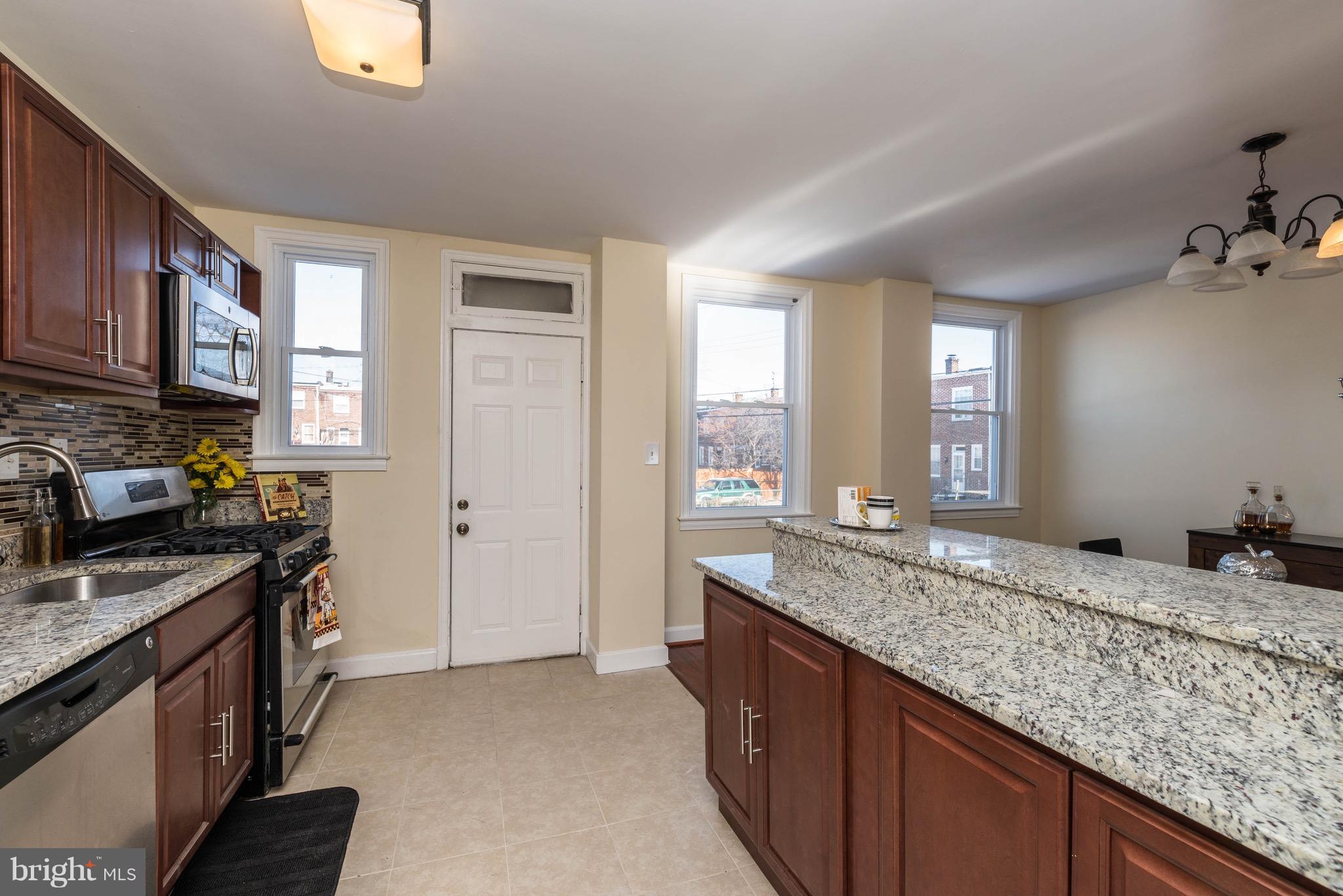 3584 Juneway Baltimore, MD 21213 - Photo 12 of 29 Interior (General)