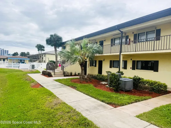 $2,500 | 325 South Banana River Boulevard, Unit 209, Cocoa Beach, FL 32931