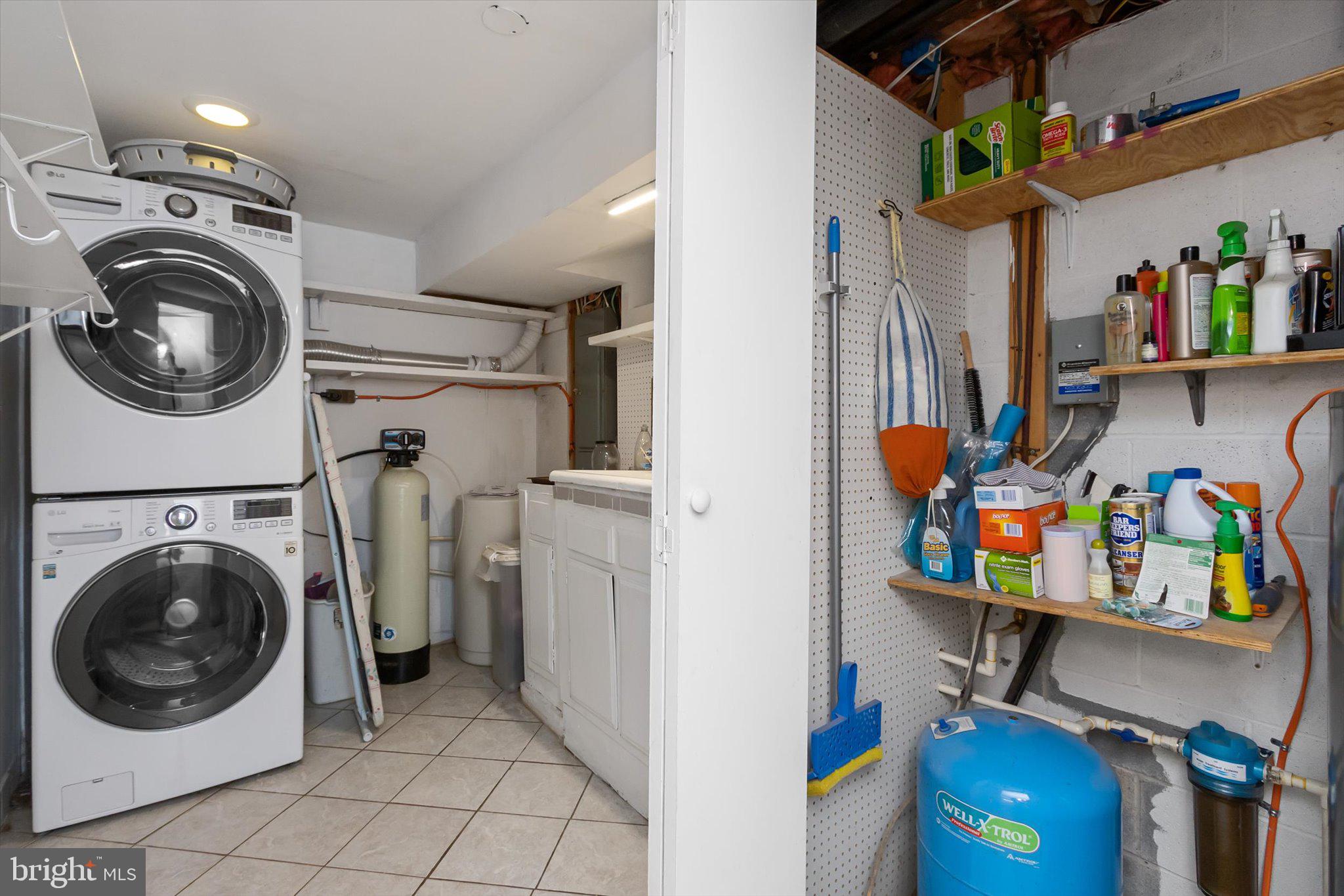 561 Co Rte 12/1 Shepherdstown, WV 25443 - Photo 32 of 45 Laundry
