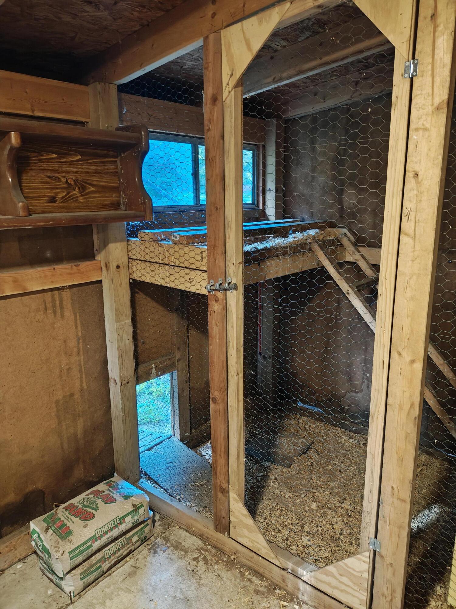 816 Benston Road Whitehall, MI 49461 - Photo 30 of 38 Chicken Coop