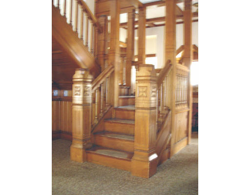 32 Round Hill Road Northampton, MA 01060 - Photo 4 of 10 Gallery Image 4