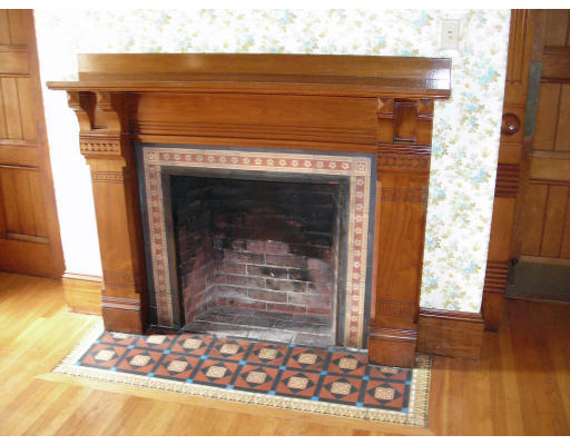 32 Round Hill Road Northampton, MA 01060 - Photo 6 of 10 Gallery Image 6