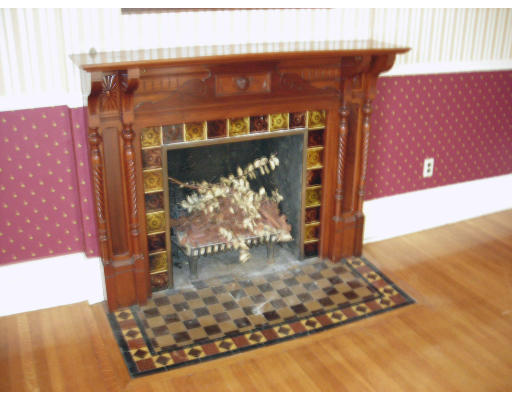 32 Round Hill Road Northampton, MA 01060 - Photo 7 of 10 Gallery Image 7