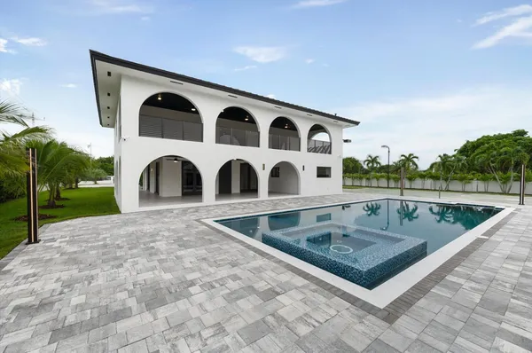 $5,499,000 | 10201 Southwest 64th Street, Miami, FL 33173