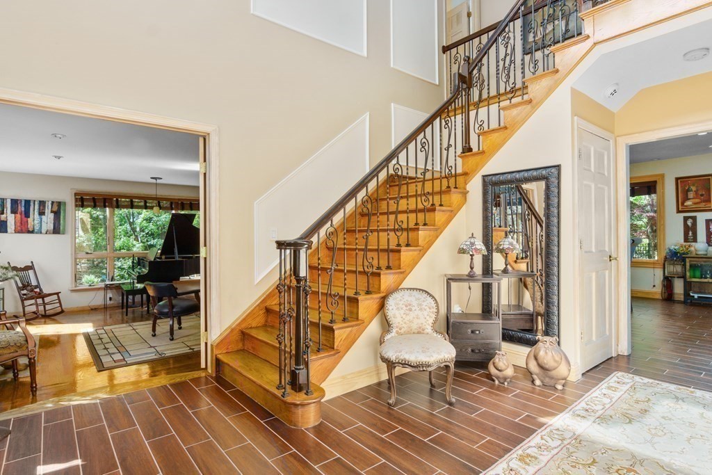 22 Columbine Road Rehoboth, MA 02769 - Photo 3 of 37 Gallery Image 3