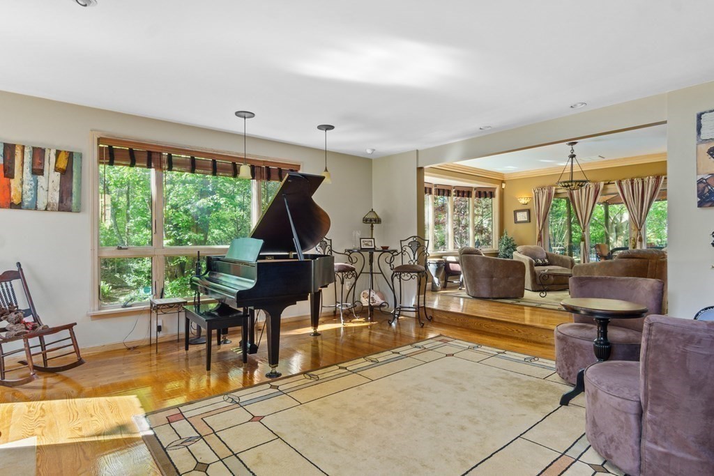 22 Columbine Road Rehoboth, MA 02769 - Photo 4 of 37 Gallery Image 4