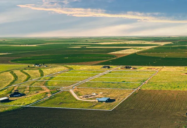 a view of an outdoor space tennis court