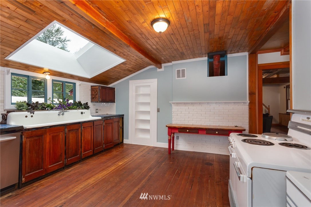 27416 Lower Burnett Road East Buckley, WA 98321 - Photo 10 of 25 Gallery Image 10