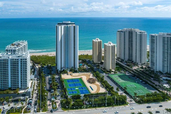 $5,000 | 3000 North Ocean Drive, Unit 33E, Singer Island, FL 33404