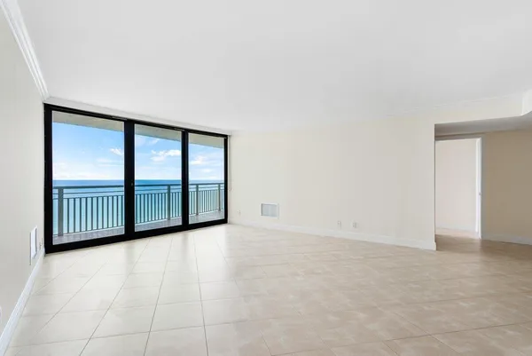 $5,000 | 3000 North Ocean Drive, Unit 33E, Singer Island, FL 33404