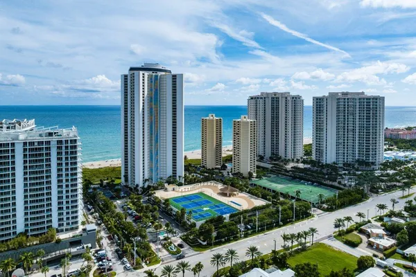$5,000 | 3000 North Ocean Drive, Unit 33E, Singer Island, FL 33404