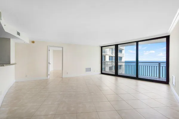 $5,000 | 3000 North Ocean Drive, Unit 33E, Singer Island, FL 33404
