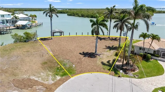 $2,190,000 | 159 Tahiti Street, Naples, FL 34113