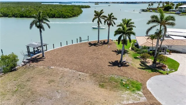 $2,190,000 | 159 Tahiti Street, Naples, FL 34113