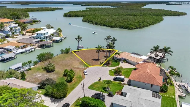 $2,190,000 | 159 Tahiti Street, Naples, FL 34113